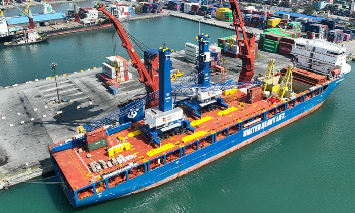 NorthPort boosts capacity with new mobile harbor cranes_thumb